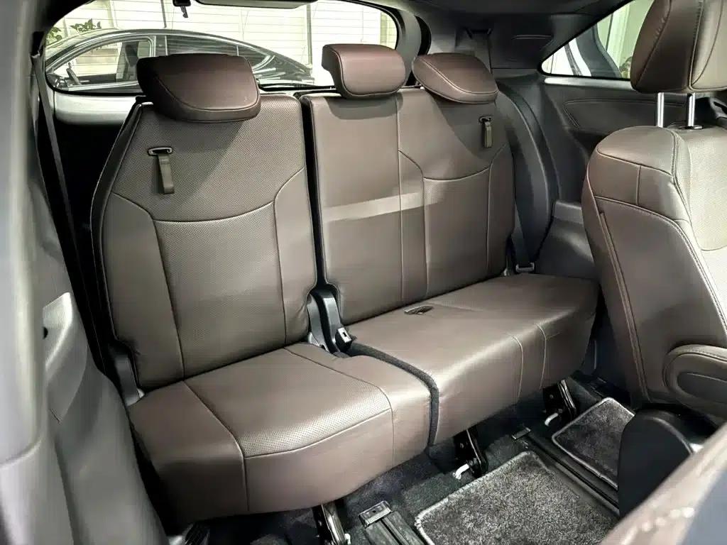 2021 Sienna 2.5L Hybrid Platinum Edition — миниатюра 14