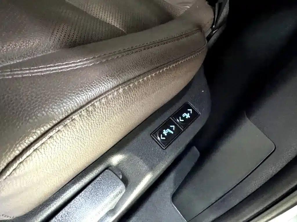 2021 Sienna 2.5L Hybrid Platinum Edition — миниатюра 20