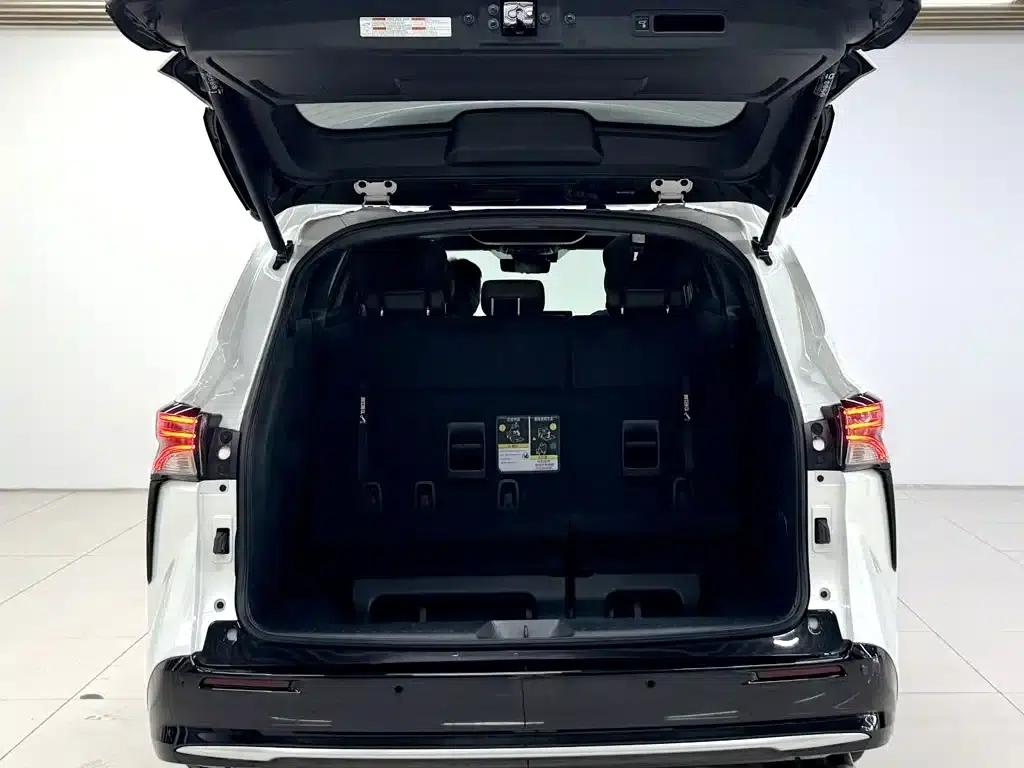 2021 Sienna 2.5L Hybrid Platinum Edition — миниатюра 5