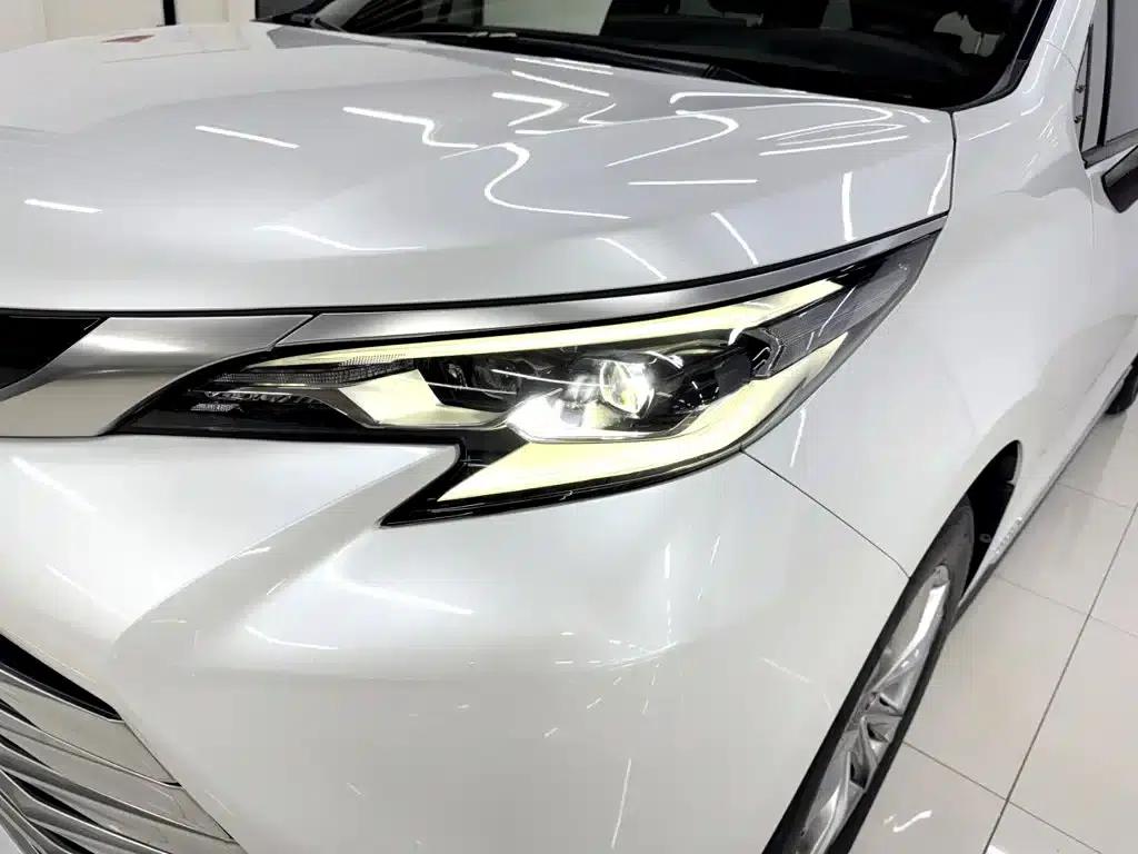 2021 Sienna 2.5L Hybrid Platinum Edition — миниатюра 6