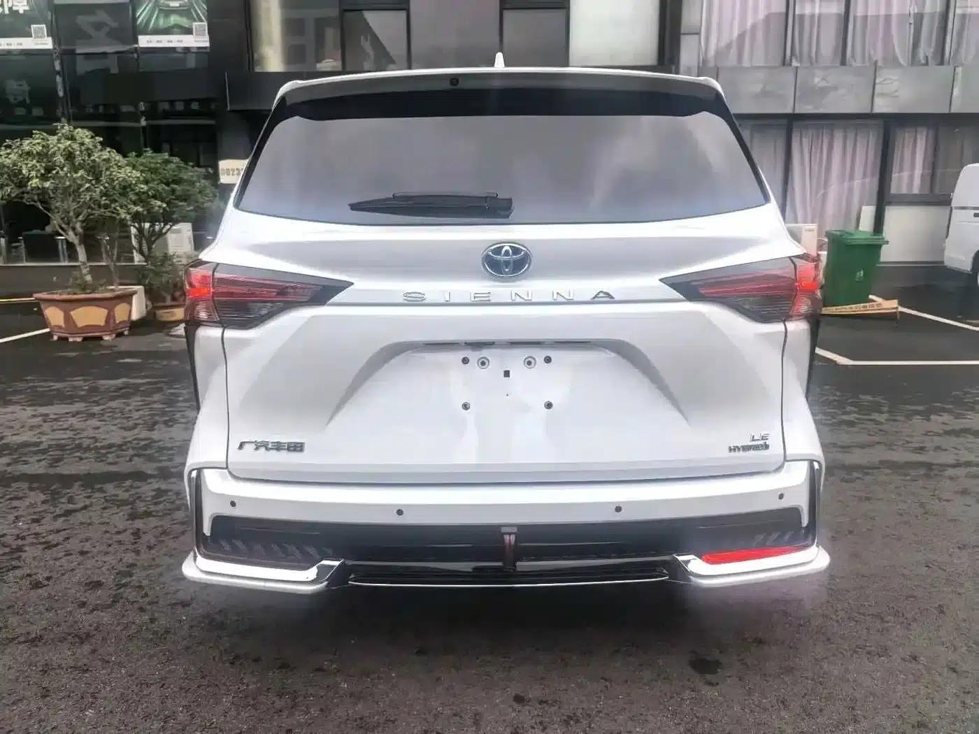 2023 Sienna 2.5L Hybrid Comfort Edition — миниатюра 6