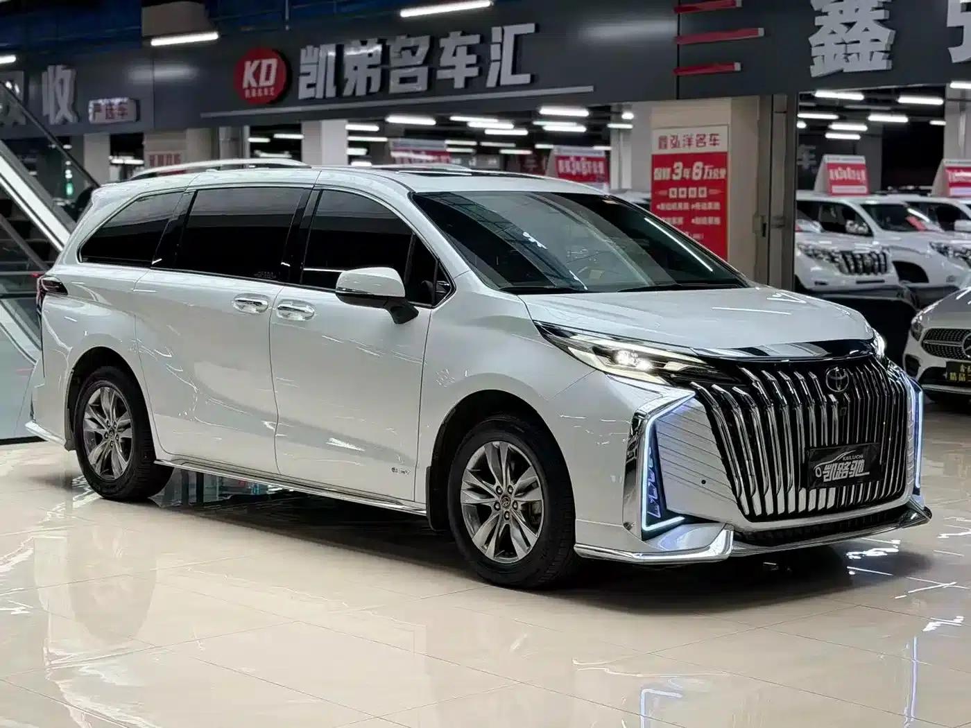 2024 Sienna 2.5L Hybrid Comfort Edition — миниатюра 3