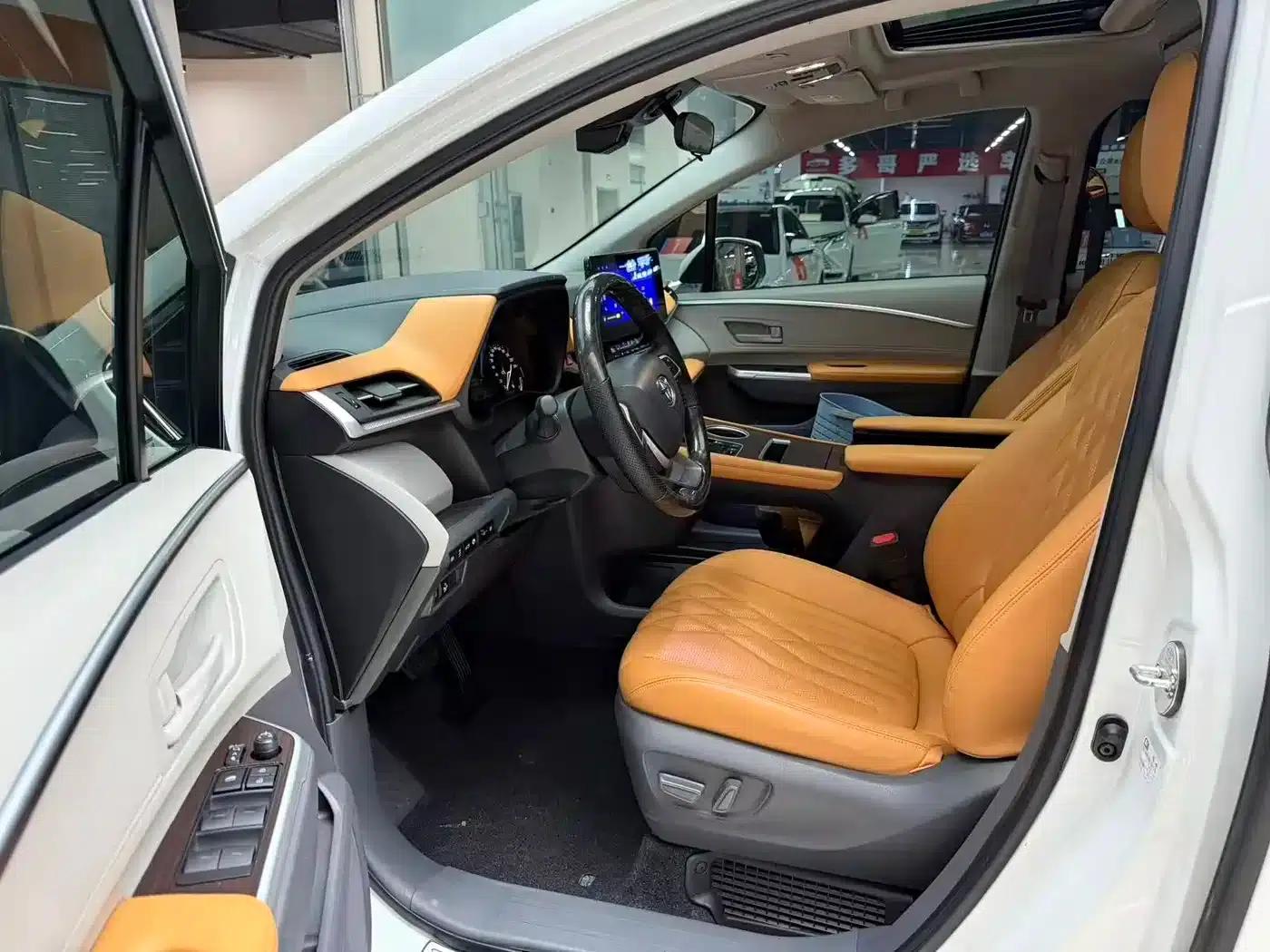 2024 Sienna 2.5L Hybrid Comfort Edition — миниатюра 7