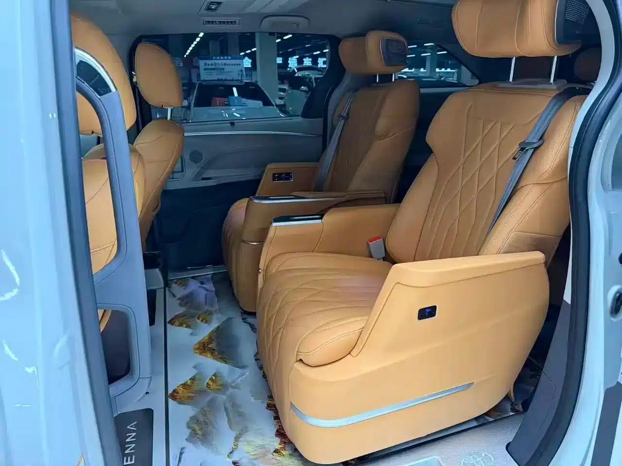 2024 Sienna 2.5L Hybrid Comfort Edition — миниатюра 8