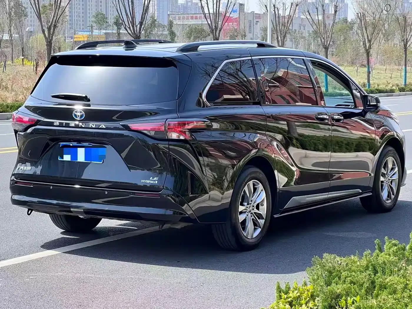 2024 Sienna 2.5L Hybrid Premium Edition — миниатюра 5