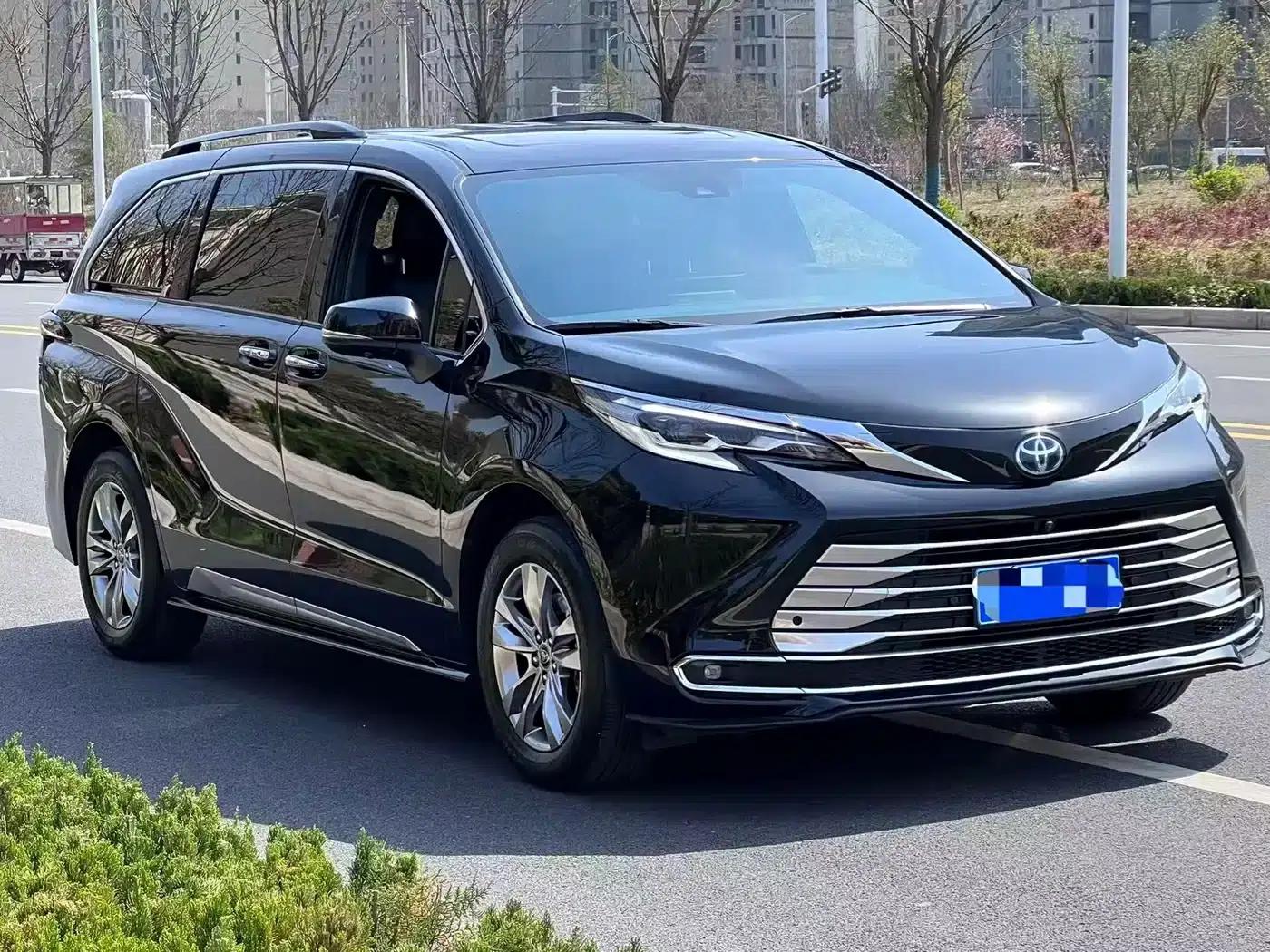 2024 Sienna 2.5L Hybrid Premium Edition — миниатюра 6