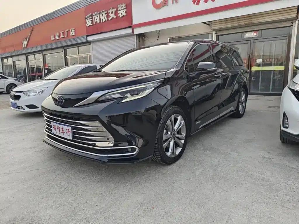 2023 Sienna 2.5L Hybrid Premium Edition — миниатюра 1