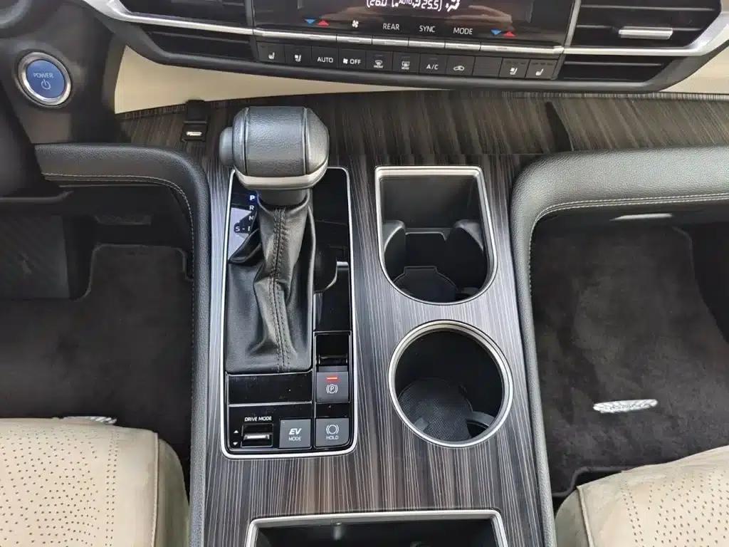 2023 Sienna 2.5L Hybrid Premium Edition — миниатюра 11
