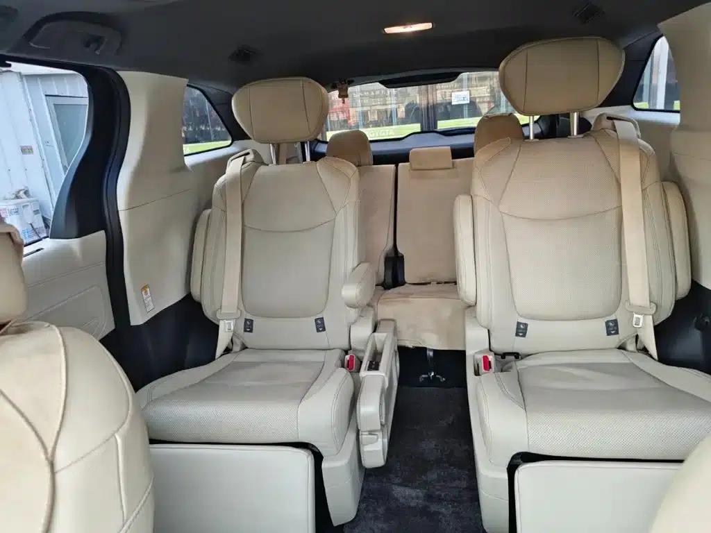 2023 Sienna 2.5L Hybrid Premium Edition — миниатюра 15