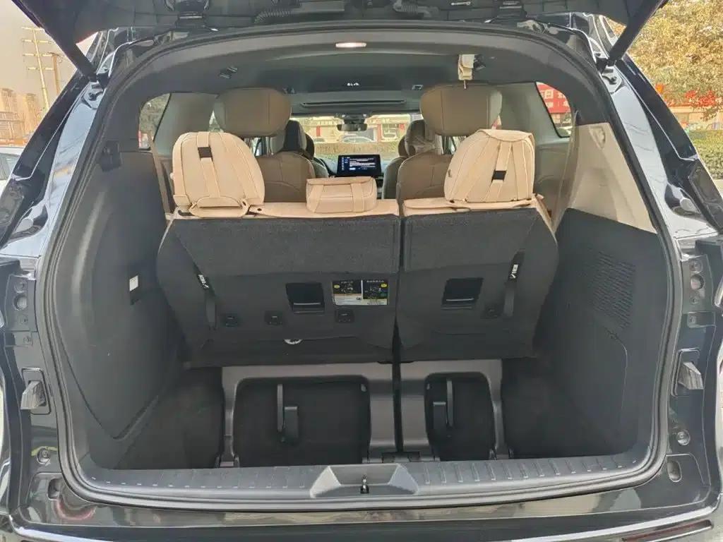 2023 Sienna 2.5L Hybrid Premium Edition — миниатюра 16
