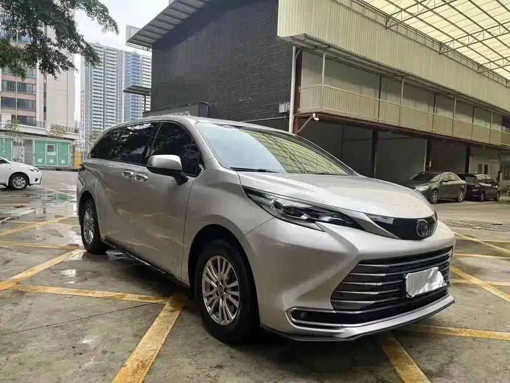 2021 Sienna 2.5L Hybrid Luxury Edition — миниатюра 2