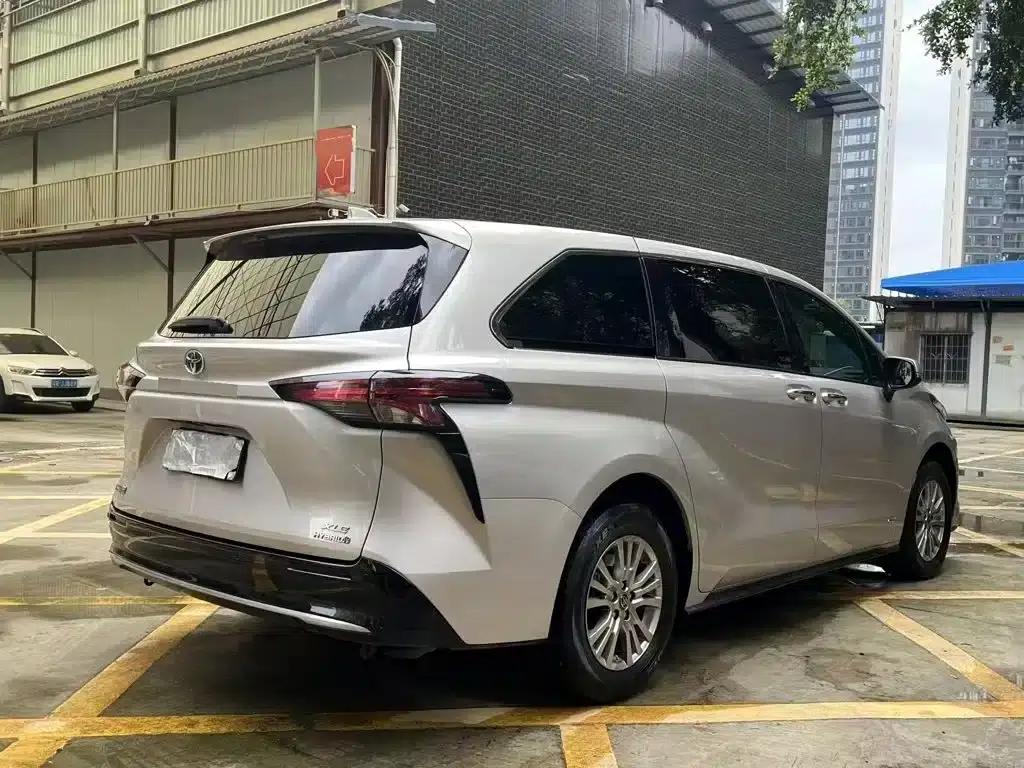 2021 Sienna 2.5L Hybrid Luxury Edition — миниатюра 9