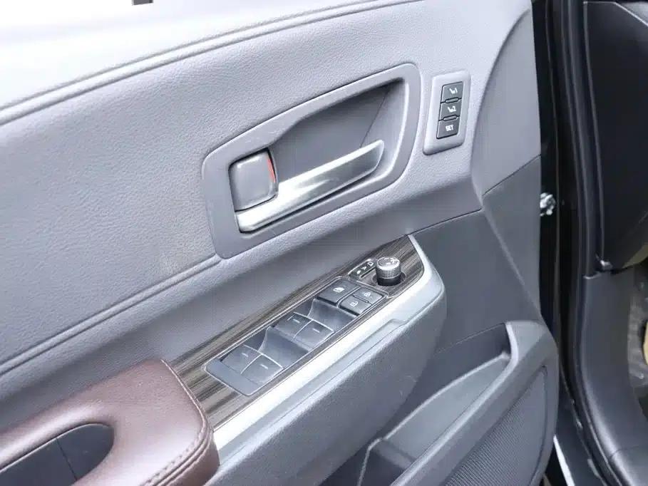 2021 Sienna 2.5L Hybrid Platinum Edition — миниатюра 12