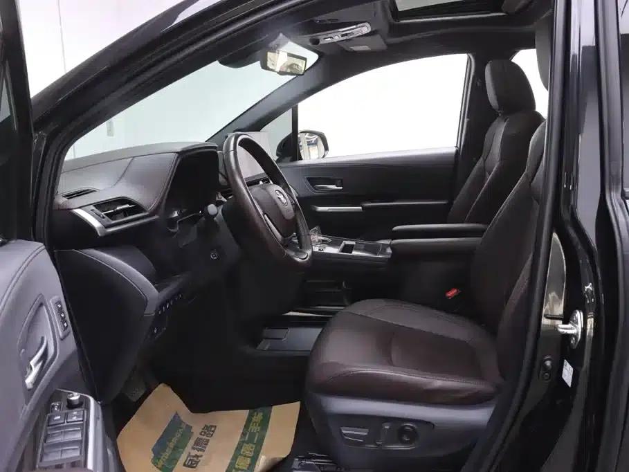 2021 Sienna 2.5L Hybrid Platinum Edition — миниатюра 14
