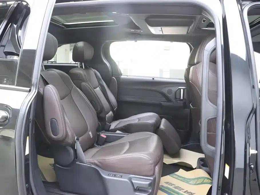 2021 Sienna 2.5L Hybrid Platinum Edition — миниатюра 15