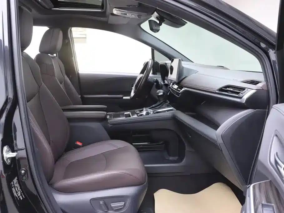 2021 Sienna 2.5L Hybrid Platinum Edition — миниатюра 16