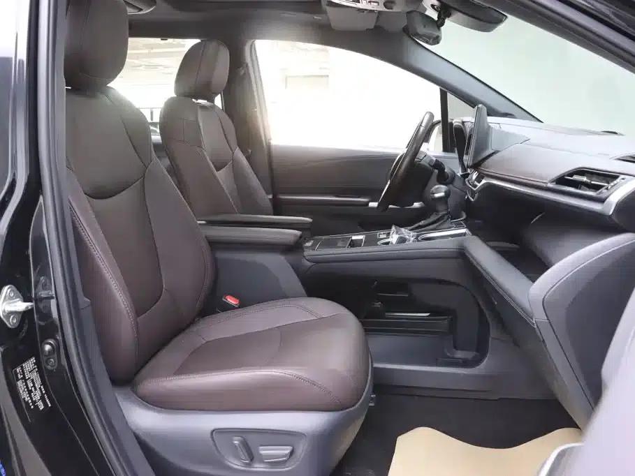 2021 Sienna 2.5L Hybrid Platinum Edition — миниатюра 17