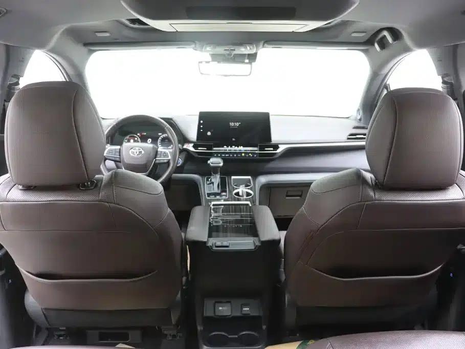 2021 Sienna 2.5L Hybrid Platinum Edition — миниатюра 19