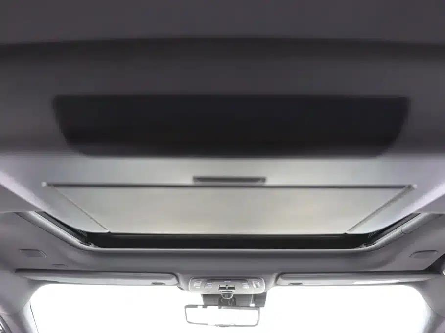 2021 Sienna 2.5L Hybrid Platinum Edition — миниатюра 22