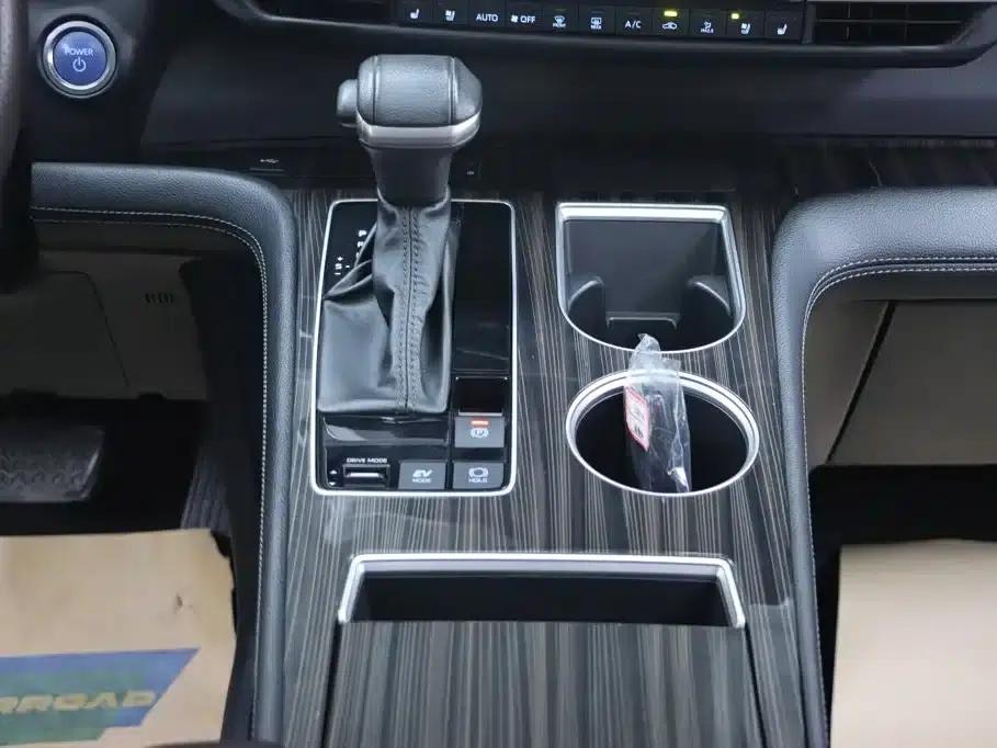 2021 Sienna 2.5L Hybrid Platinum Edition — миниатюра 24