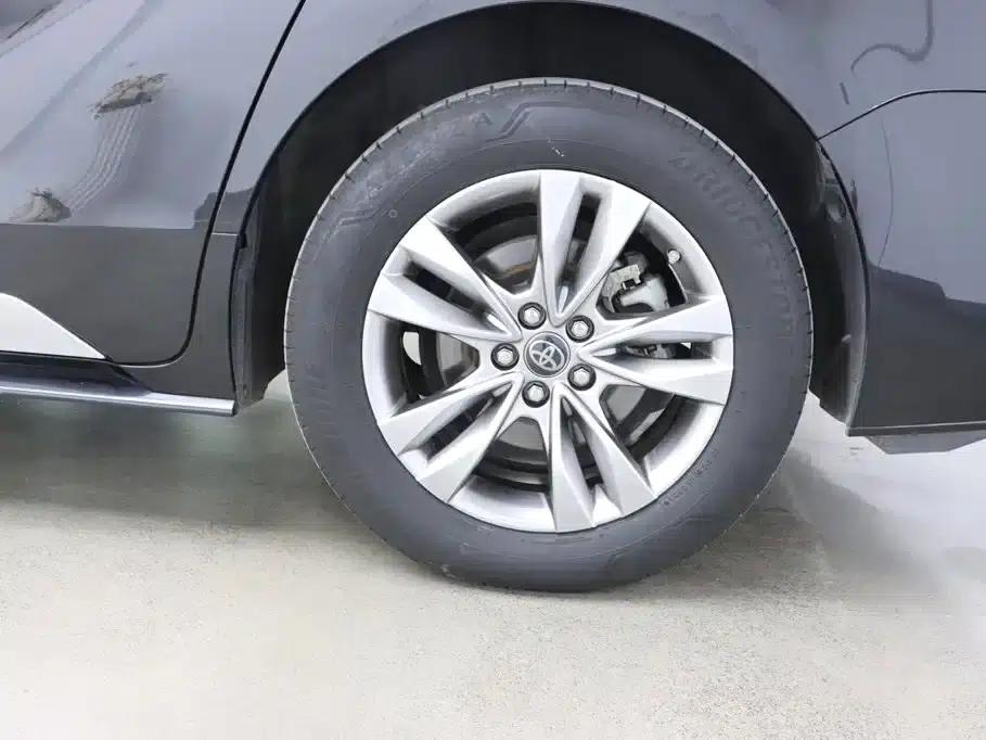 2021 Sienna 2.5L Hybrid Platinum Edition — миниатюра 33