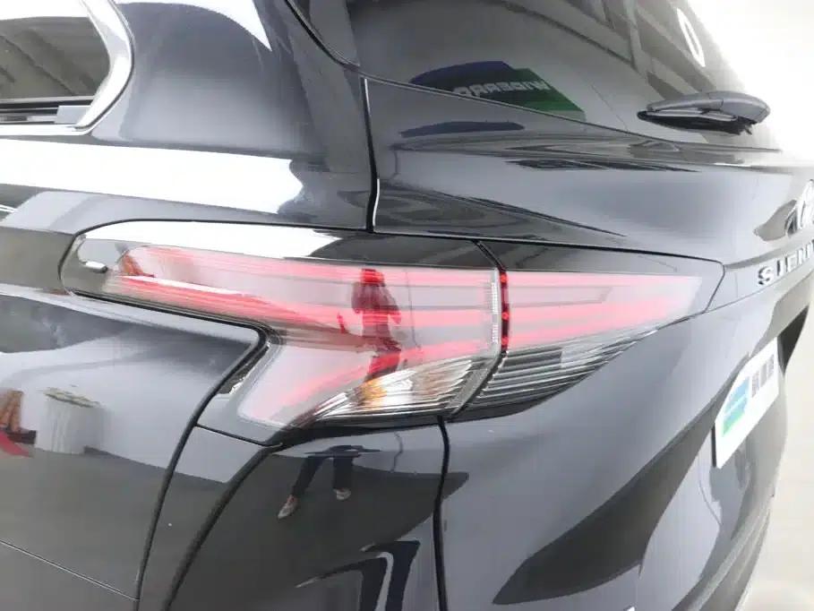 2021 Sienna 2.5L Hybrid Platinum Edition — миниатюра 34