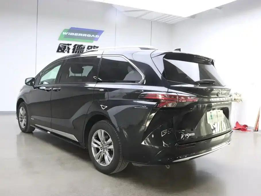 2021 Sienna 2.5L Hybrid Platinum Edition — миниатюра 5