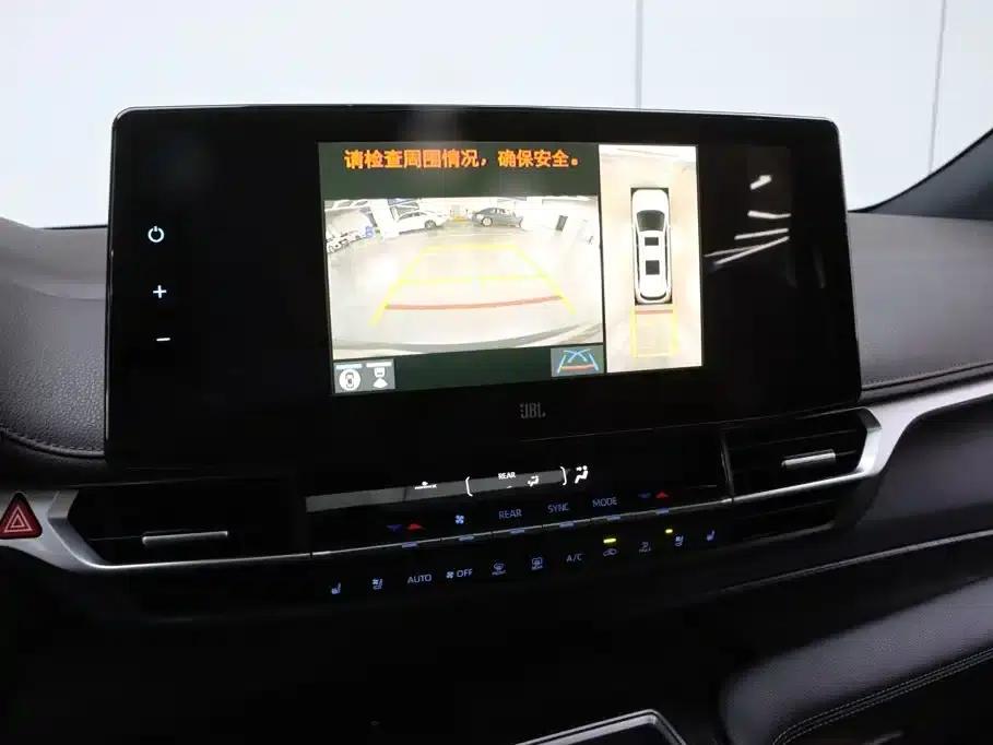 2021 Sienna 2.5L Hybrid Platinum Edition — миниатюра 9