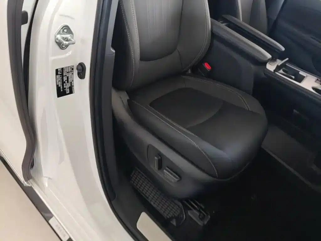 2024 Sienna 2.5L Hybrid Platinum Edition — миниатюра 25