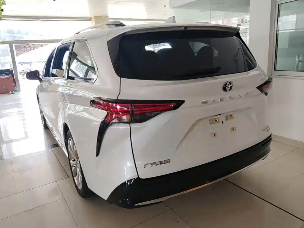 2024 Sienna 2.5L Hybrid Platinum Edition — миниатюра 5