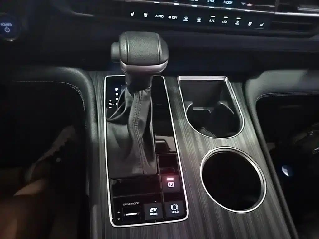 2021 Sienna 2.5L Hybrid Supreme Edition — миниатюра 14