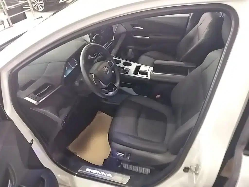 2021 Sienna 2.5L Hybrid Supreme Edition — миниатюра 16