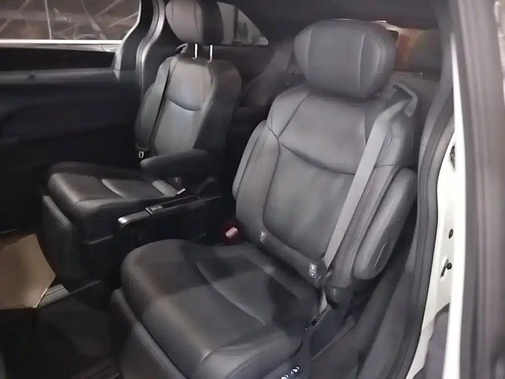 2021 Sienna 2.5L Hybrid Supreme Edition — миниатюра 17