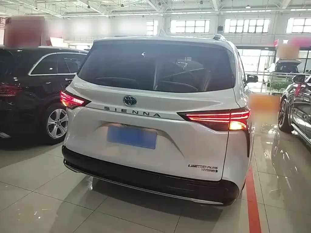 2021 Sienna 2.5L Hybrid Supreme Edition — миниатюра 7