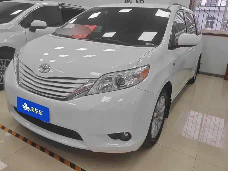 2010 Sienna US Spec, 4WD — миниатюра 1