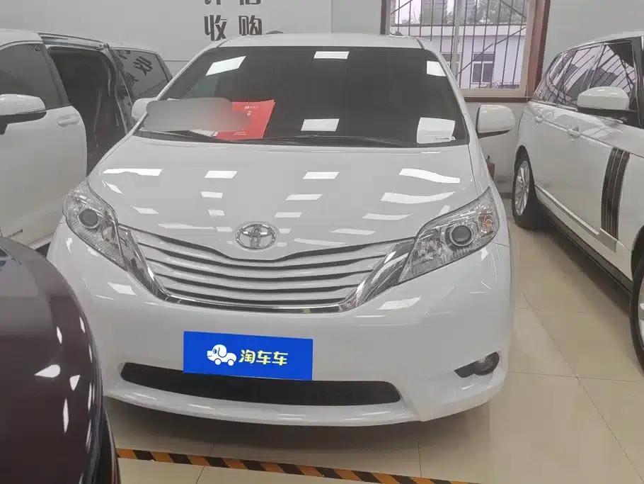 2010 Sienna US Spec, 4WD — миниатюра 2