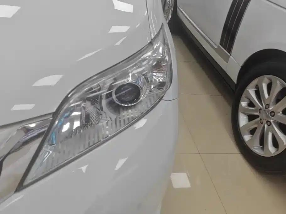 2010 Sienna US Spec, 4WD — миниатюра 4