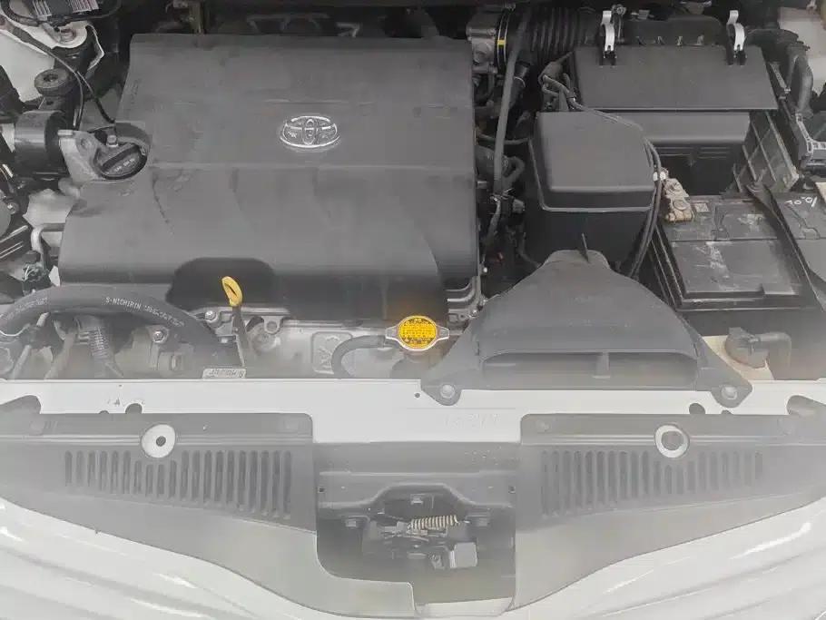 2010 Sienna US Spec, 4WD — миниатюра 9