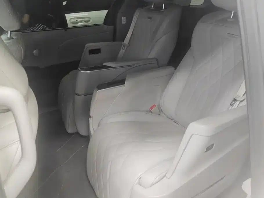 2010 Sienna US Spec, 4WD — миниатюра 10