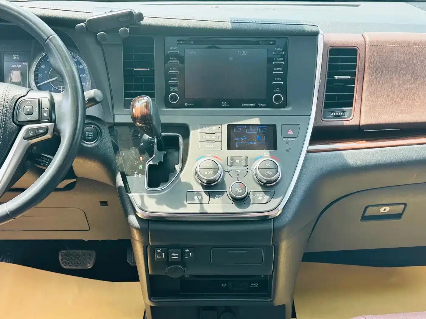 2018 Sienna 3.5L Automatic — миниатюра 21