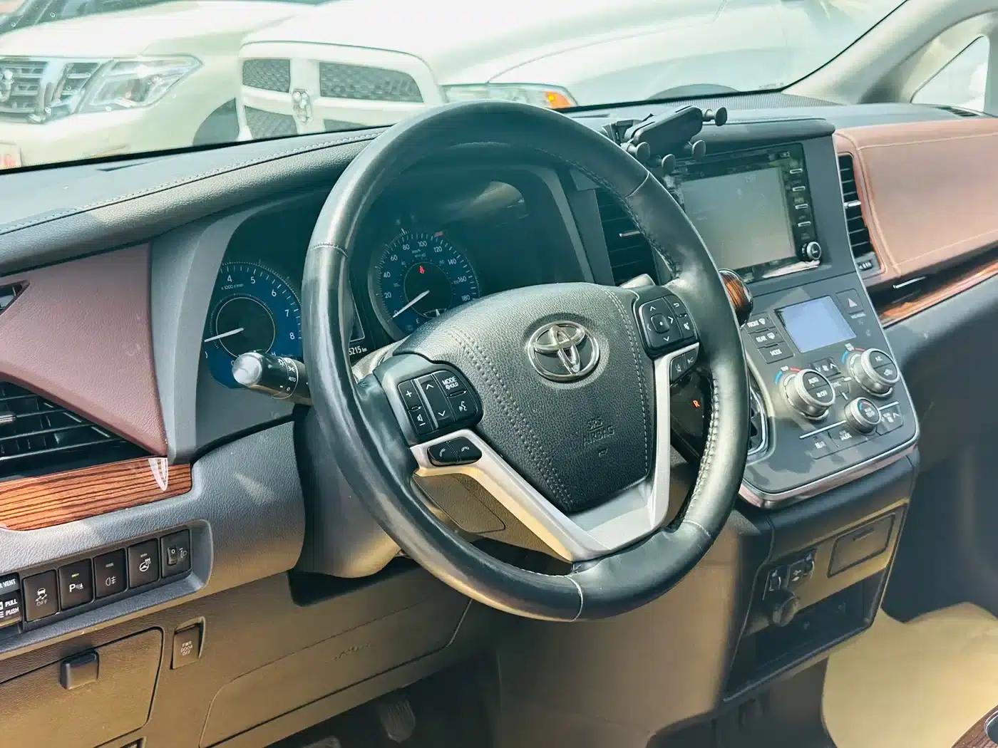2018 Sienna 3.5L Automatic — миниатюра 8