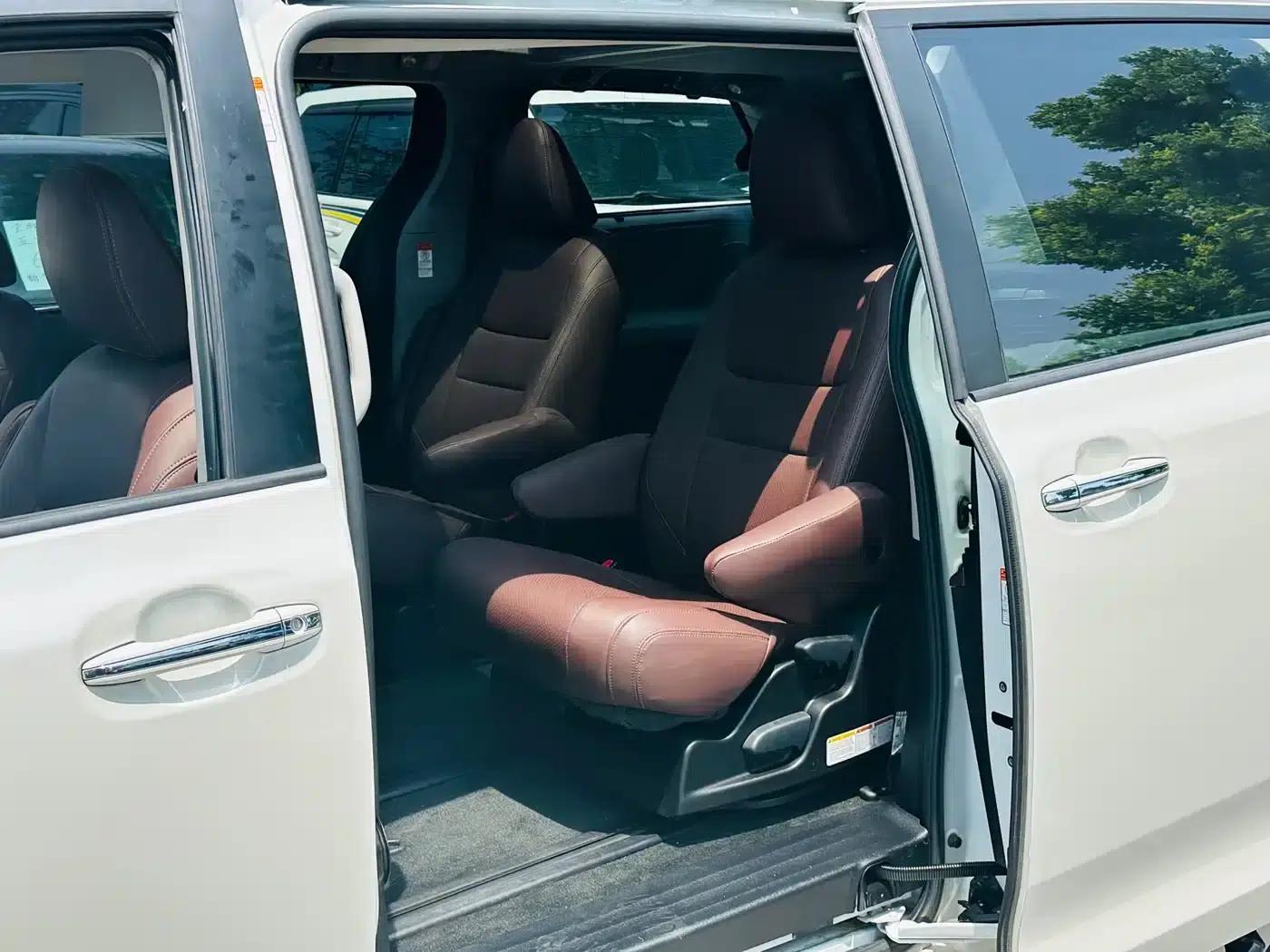 2018 Sienna 3.5L Automatic — миниатюра 9