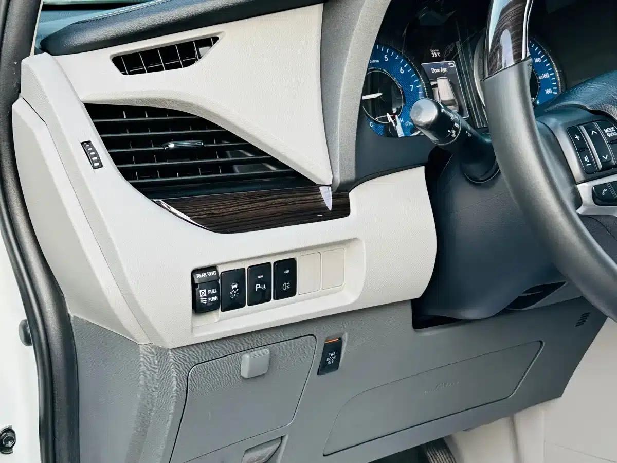 2019 Sienna 3.5L Automatic — миниатюра 11