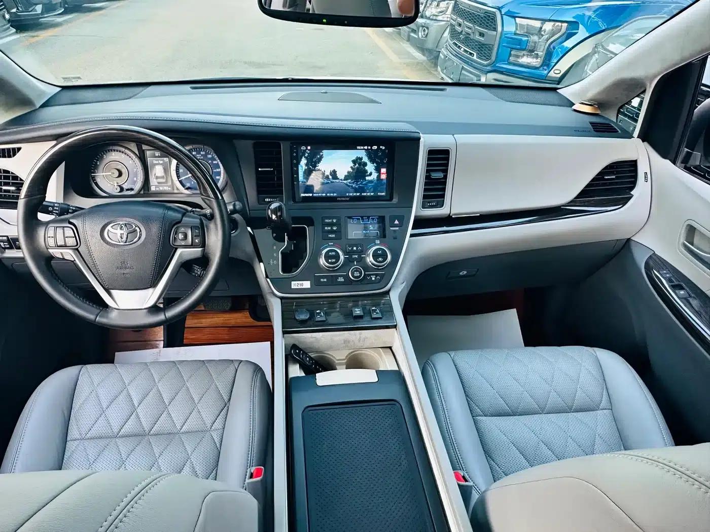 2019 Sienna 3.5L Automatic — миниатюра 21