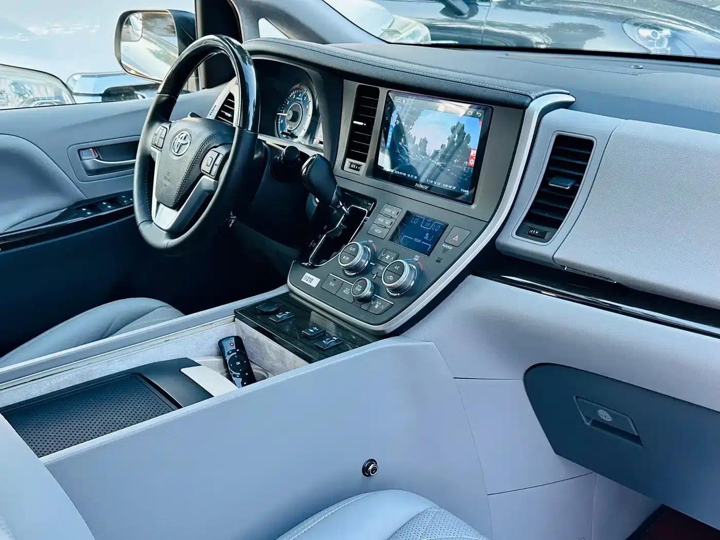 2019 Sienna 3.5L Automatic — миниатюра 23