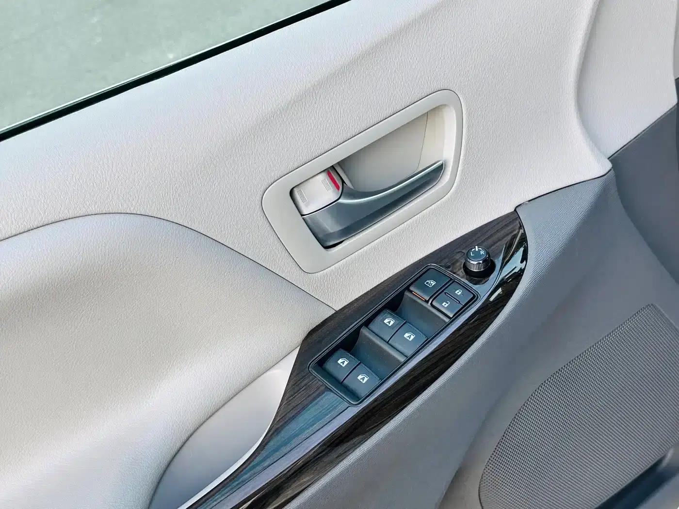 2019 Sienna 3.5L Automatic — миниатюра 10