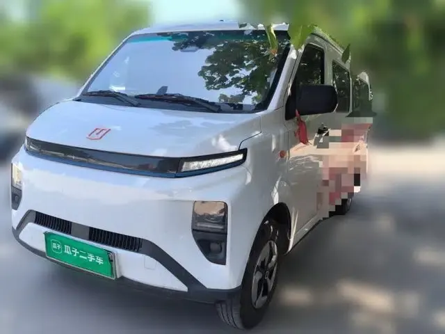 Farizon Xingxiang V Remote Star Enjoy V6F, with a 325 km range.
