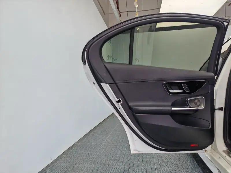 2022 Mercedes-Benz C-Class C 260 L Sport Edition — миниатюра 19