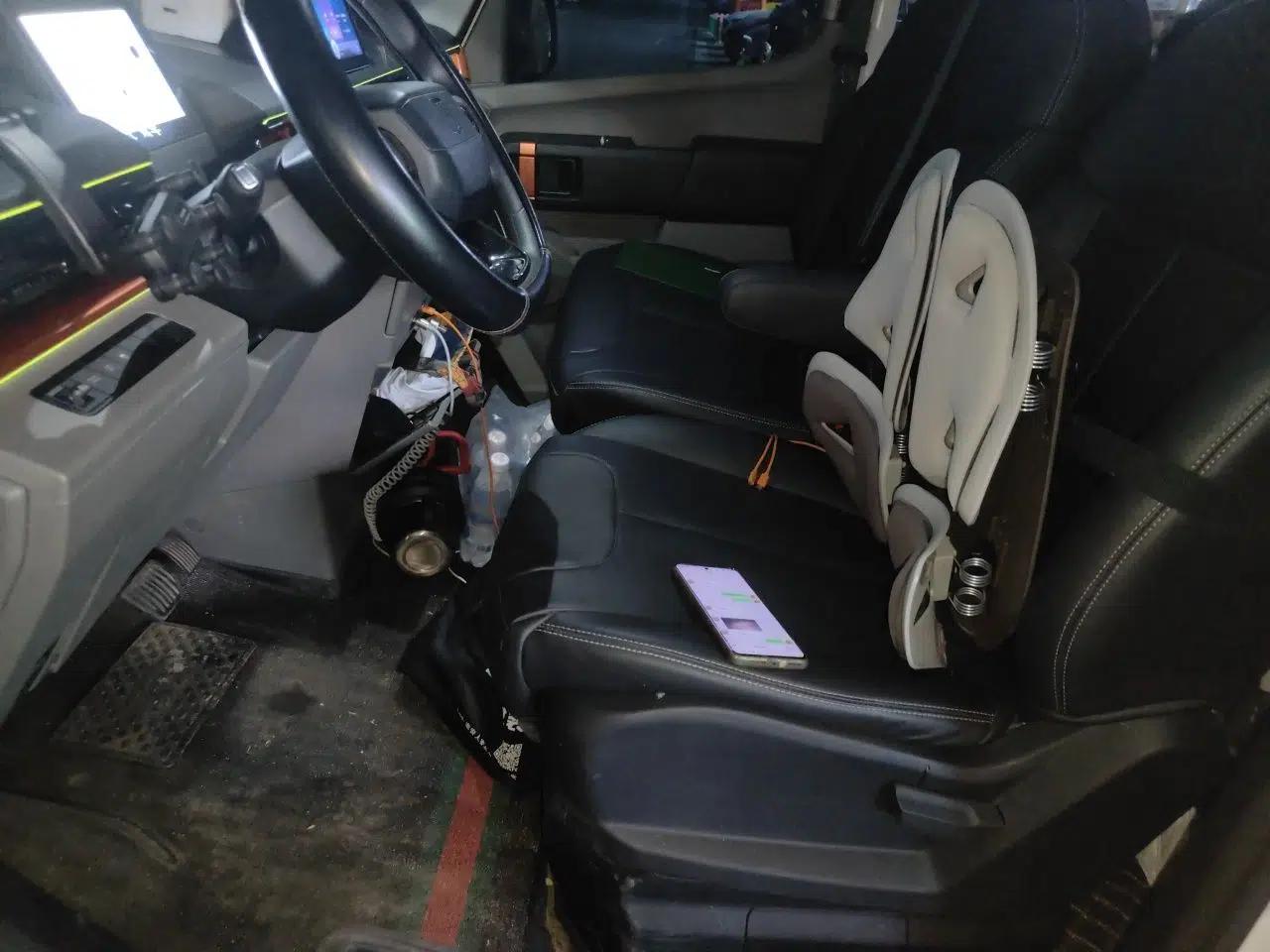 Farizon Super VAN 2024 Zhifu Edition Mid-Axle Mid-Roof 68 kWh — миниатюра 15