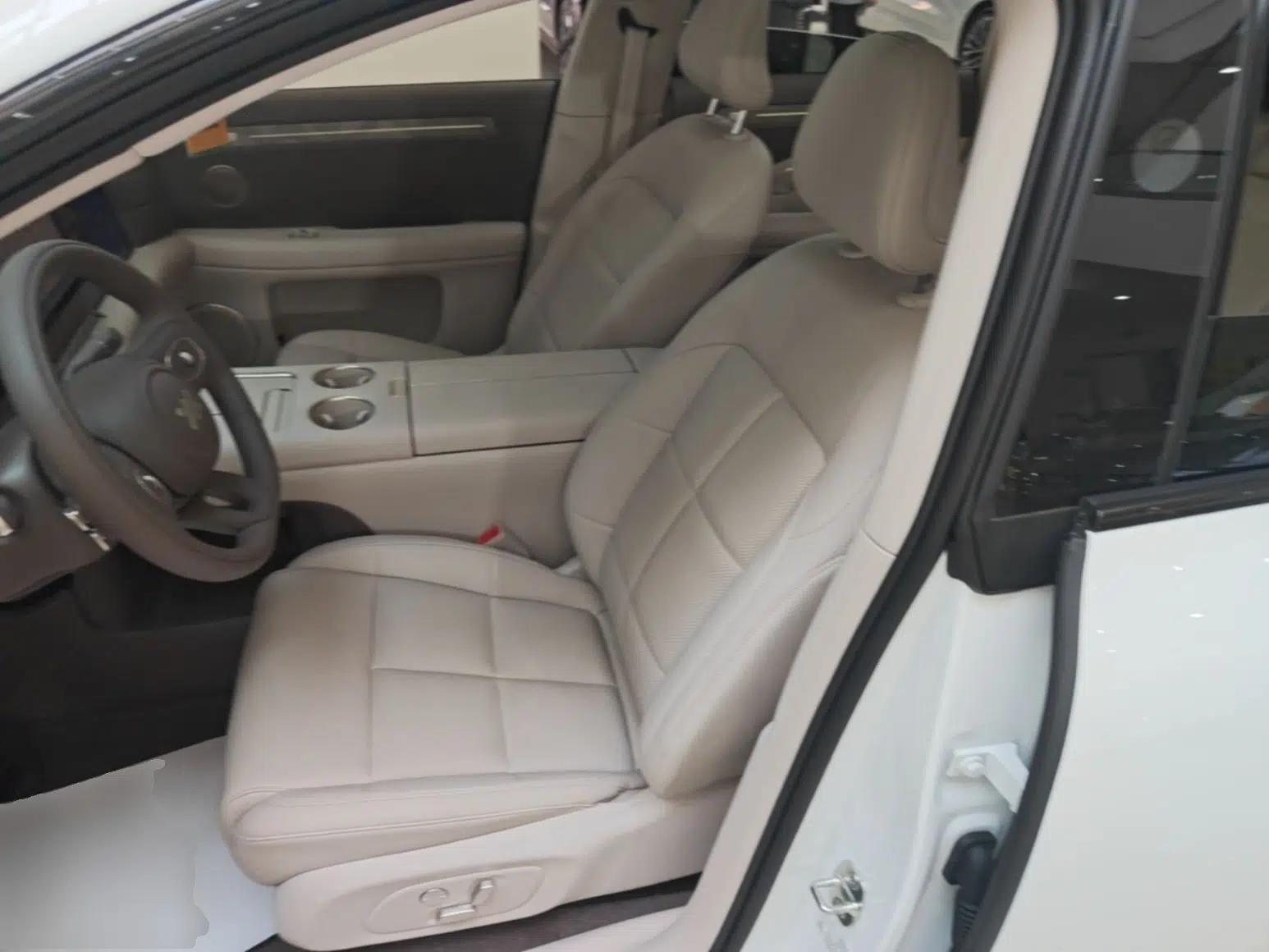 IM LS6 2026 Model Range-Extending 52 Max — миниатюра 17